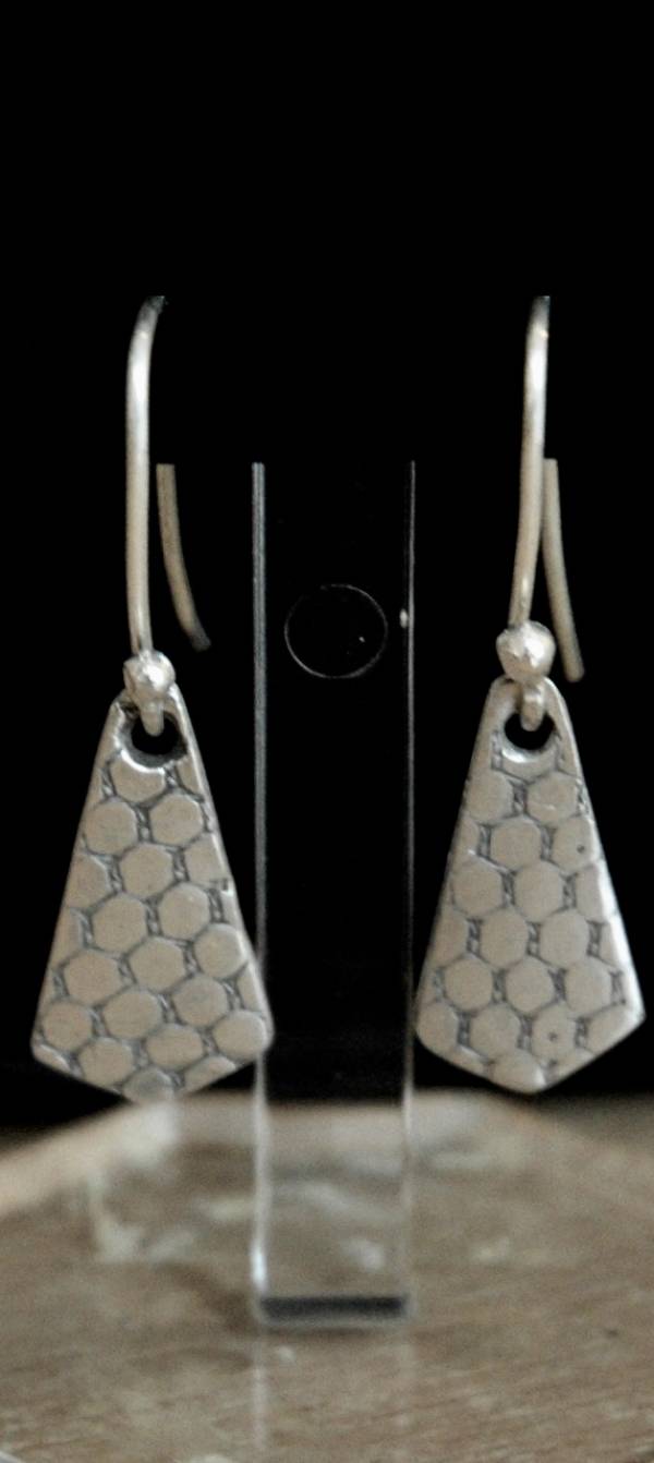 - a by Hart-Star Unlimited Jewellery, measuring 2 x 1 cm (H x W) £48